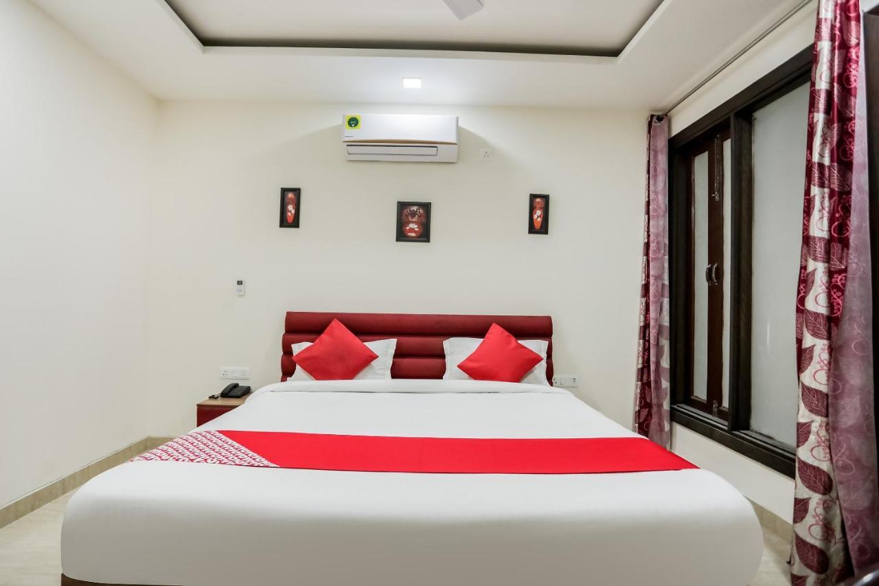 Oyo 65118 Hotel Vatika Гургаон Экстерьер фото